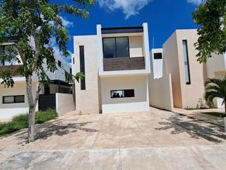 Casa en venta en Privada Zante. Colonia Leandro Valle, Mérida Yucatán