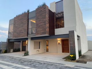 casa en residencial zona dorada de San Mateo Atenco con roof garden
