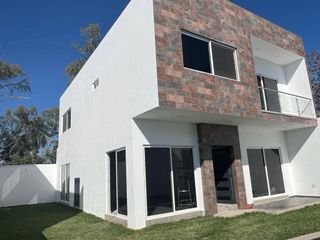 Casa en 3 de Mayo (Loma Trujillo)., Emiliano Zapata; Mor. C- 170