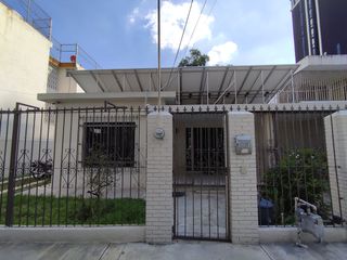 CASA  EN  VENTA  MITRAS CENTRO CON TERRENO