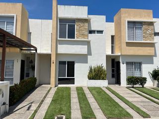Casa en  Venta en El Roble frente a Nuevo Vallarta