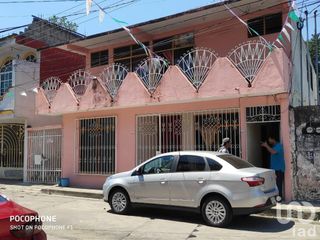 Casa en venta con departamentos en Comalcalco