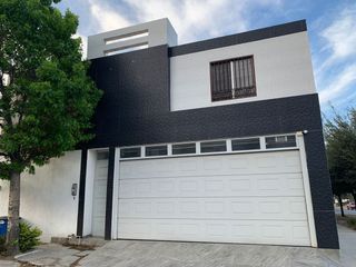 CASA EN VENTA EN CUMBRES SAN AGUSTIN