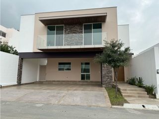 Casa en Venta en Laderas Residencial Equipada en Monterrey