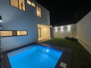 Casa  en venta  por la Isla Mérida, Yucatán