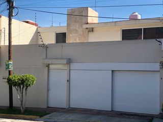 Casa en  Venta en Privada 35 Oriente, El Mirador, Puebla