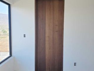 Altozano casa nueva en VENTA de 3 recamaras más estudio GPT3505