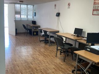 Casa u oficinas a 2 cuadras del distribuidor JUÁREZ EXCELENTE UBICACIÓN