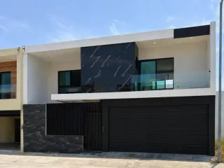VENDO CASA NUEVA ANTES DEL PUENTE EN MEDELLIN