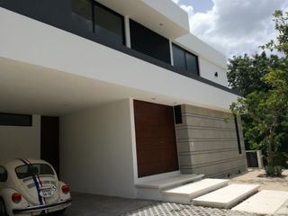 Renta  residencia en Privada Yucatán Country Club Mérida , Yucatán