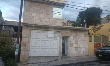 CASA EN VENTA EN FRACCIONAMIENTO IZCALLI ECATEPEC