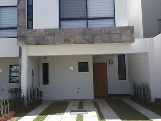 Casa en Venta Lomas de Angelópolis Puebla con Sala TV y Jardín