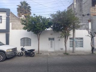 Casa En Venta En Agustín Yáñez