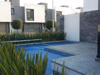 Hermosa Casa en El Refugio, Alberca, 3 Recamaras, Jardín, 2.5 Baños, GANALA!!