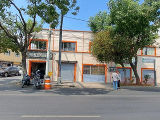 Casa, uso de suelo mixto, 4 departamentos y 6 locales , en Iztapalapa