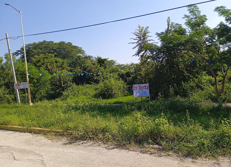 TERRENO de 1884.2 M2 en Avenida Principal, VISTA HERMOSA a 20 m Tecnologico CD. VALLES Lamudi