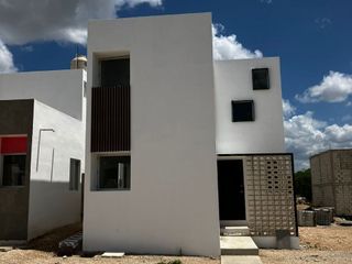 CASA EN VENTA, NUEVO ORIENTE EN MERIDA