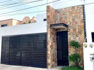 Casa de 3 Habitaciones con Garaje Techado y Porton en Vista Alegre Norte, Merida