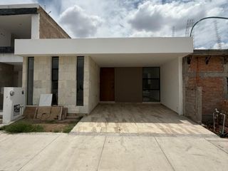 Casa en venta al poniente de la ciudad