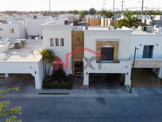 CASA EN VENTA EN VERSALLES RESIDENCIAL