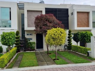 Casa en Venta - San Isidro Cuautlancingo -3 recámaras en Residencial con Alberca