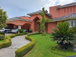 PRECIOSA CASA EN VENTA EN PRIVADA TUCAN ZONA DORADA DE LEON GTO