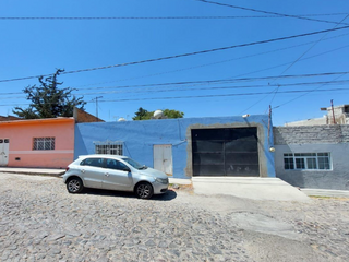 Terreno con construcción en venta en Santa Rosa Jáuregui