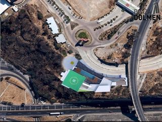 Local Comercial en Plaza Dolmen, Bosque Real