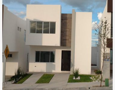 Casa en Venta en Arezzo Residencial Lamudi .mx