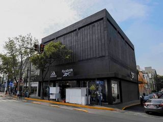 Calzada México-Tacuba, Renta de Local Comercial, Popotla, CDMX.