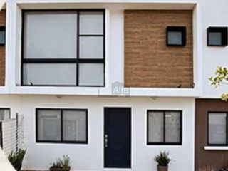 Casa en venta en Querétaro, Fraccionamiento Zakia (Circuito Universidades, cerca El Refugio)