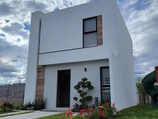 CASA EN VENTA, AL PONIENTE DE AGUASCALIENTES MDO MARA