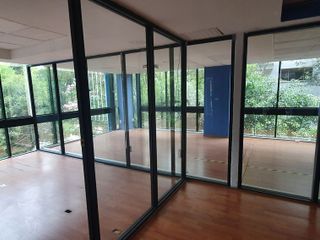 Oficina exterior 170m2 en Polanco con privados y area abierta