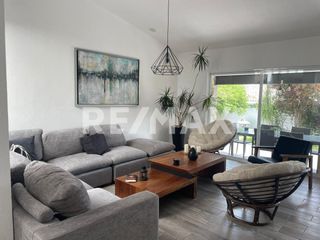 CASA DE UN PISO EN VENTA EN PRIVADA CON ALBERCA EN JURIQUILLA RCV240114-MN - (3)