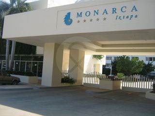 Plaza Monarca  Local en renta en Club de golf Club de Golf