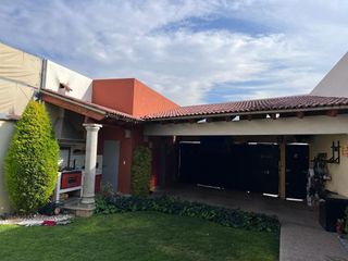 Hermosa Casa en Milenio III, Estilo Californiana Mexicano, Calle Abierta, Jardín