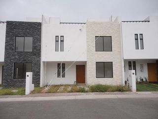 Se Vende Preciosa Casa en Punta Esmeralda, Equipada, Jardín, 3 Recámaras, LUJO