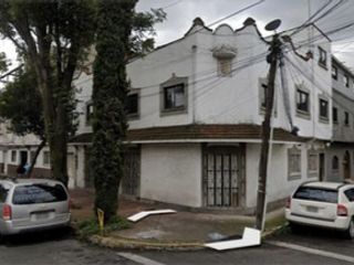 AMPLIA CASA EN VENTA