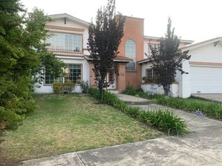 Amplia casa en renta en Los Robles, Lerma