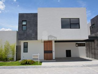Moderna casa nueva en venta en Metepec con amenidad Externa.