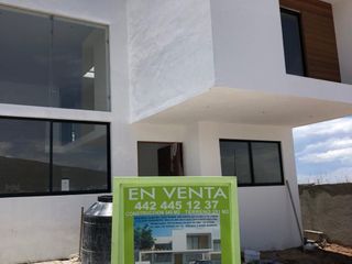 Preciosa Residencia en Lomas de Juriquilla, 4ta Rec en PB, Jardín, Cto Servicio.