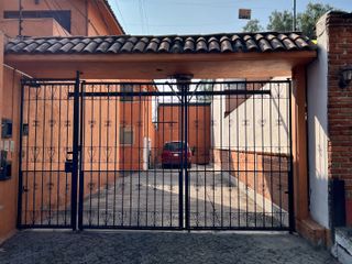 Se vende casa en cerrada tranquila y segura, en San Juan Totoltepec, a 10 min del periférico