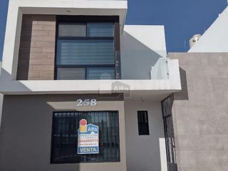Casa sola en venta en Cumbres, Saltillo, Coahuila
