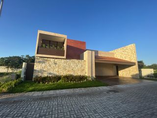 Casa en venta al norte de Mérida en privada, Temozón Norte.
