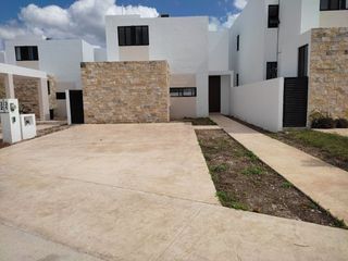 Casa en renta semi amueblada Mérida Yucatán, Privada Aleza Conkal