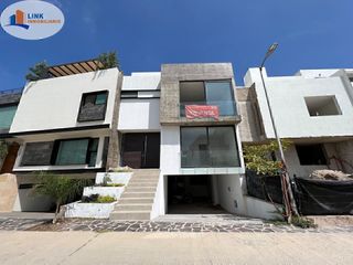 Casa en Venta  Moderna Amplios espacios Valle Imperial