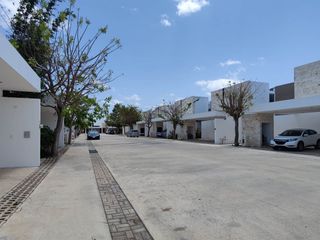 Casa en venta en Arborettos Merida zona Cabo Norte con 3 habitaciones equipada