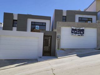 Se vende casa nueva en Laderas de Monterrey, Tijuana