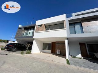 Casa  en Pre-Venta , coto Boreales II, zona Valdepeñas, Zapopan.