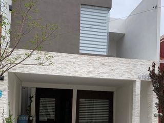 Casa en Renta en Fracc: Santa Mónica Muy Amplia y Moderna